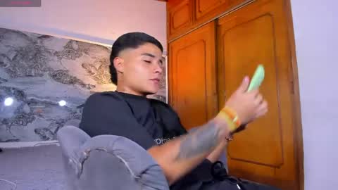 Liam online show from 04/25/26, 09:01