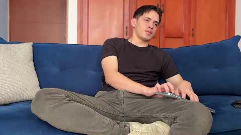 Snapshot of liam_enzho chatting on 07/25/26, 04:26 Liam online show from 07/25/26, 04:26