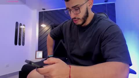 LIAM KLEIN online show from 11/30/25, 01:48