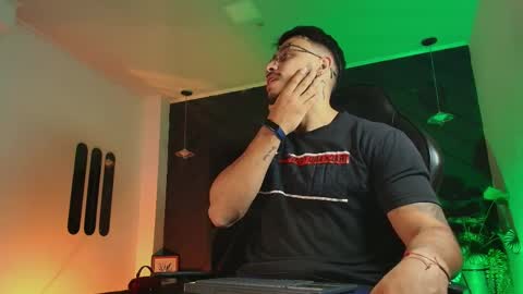 LIAM KLEIN online show from 04/04/26, 11:18