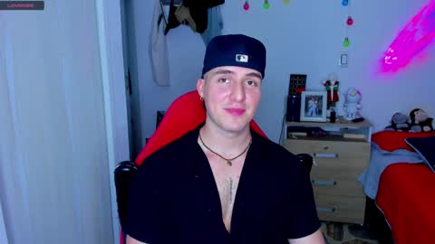 Snapshot of liam_oficial chatting on 12/13/24, 07:15 liam online show from 12/13/24, 07:15