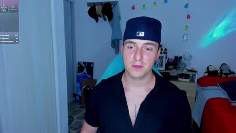 Snapshot of liam_oficial chatting on 01/15/25, 06:01 liam online show from 01/15/25, 06:01