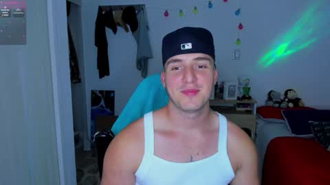 Snapshot of liam_oficial chatting on 01/25/25, 03:30 liam online show from 01/25/25, 03:30