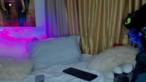 Snapshot of liam_oficial chatting on 11/18/25, 02:50 liam online show from 11/18/25, 02:50