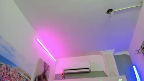 liam online show from 09/12/25, 12:27