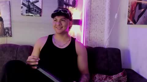 liam online show from 11/12/25, 01:00