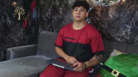 liam online show from 11/26/25, 01:12