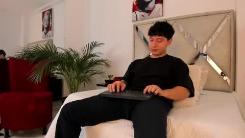 Call me Lian online show from 02/19/26, 12:56