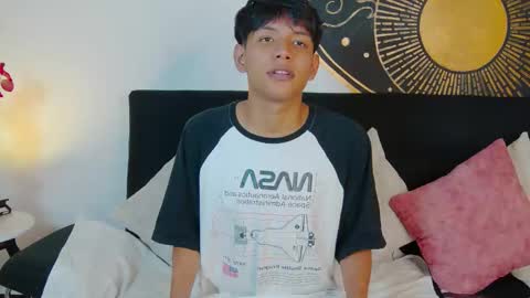 Snapshot of liam_sinclair chatting on 02/18/26, 08:16 Liam online show from 02/18/26, 08:16