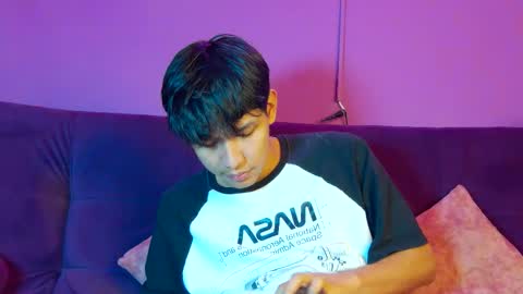 Snapshot of liam_sinclair chatting on 03/10/26, 08:36 Liam online show from 03/10/26, 08:36