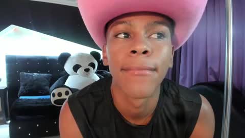 liam_taylor__ online show from 10/21/25, 04:13