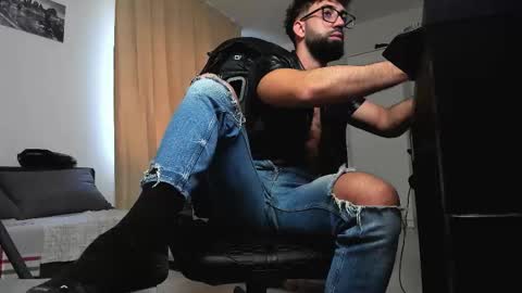 Liam online show from 02/09/26, 07:34