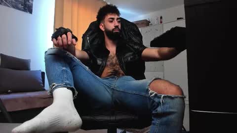 Liam online show from 03/11/26, 08:42