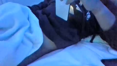 Snapshot of liamk121 chatting on 12/15/25, 05:23 liamk121 online show from 12/15/25, 05:23