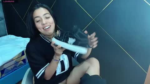 L I A M O N R O E online show from 11/11/25, 11:54