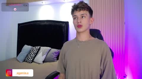 liam online show from 04/14/26, 04:40