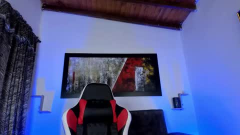 Snapshot of liamwyatt_ chatting on 12/02/25, 03:23 liamwyatt_ online show from 12/02/25, 03:23