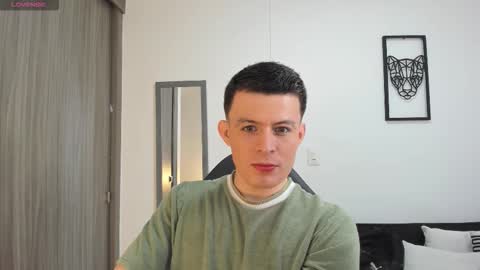 lian_eathan online show from 10/10/25, 07:46