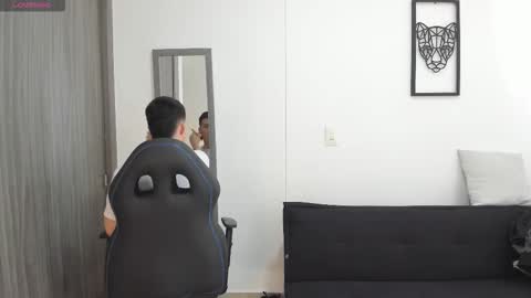 lian_eathan online show from 10/13/25, 07:14