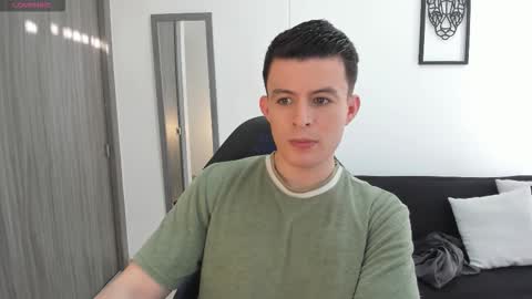 lian_eathan online show from 10/17/25, 08:55