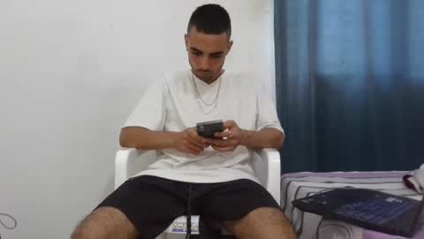 lian_mike203523 online show from 10/17/25, 07:16