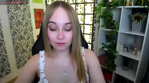 Liana online show from 03/11/25, 05:38