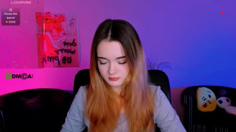 Snapshot of liana_kisses chatting on 12/19/25, 07:54 Little Liana online show from 12/19/25, 07:54