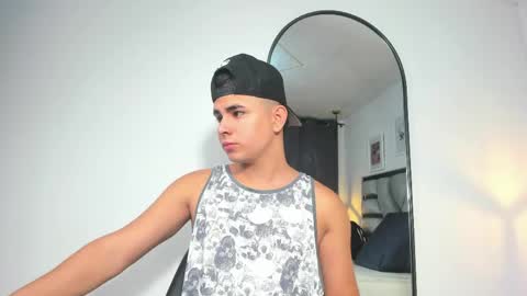 Snapshot of lianfox_ chatting on 05/25/26, 12:33 lianfox_ online show from 05/25/26, 12:33