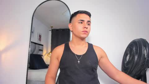 Snapshot of lianfox_ chatting on 05/31/26, 02:02 lianfox_ online show from 05/31/26, 02:02