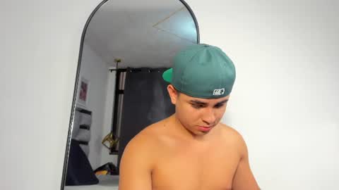 lianfox_ online show from 07/06/26, 12:35