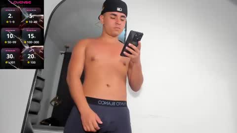 lianfox_ online show from 07/21/26, 12:40