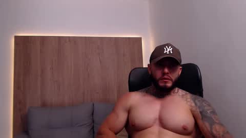 lianjones9 online show from 11/01/25, 06:21