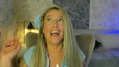 Lian online show from 12/03/25, 07:34