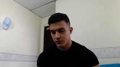 Snapshot of lianstonne chatting on 04/20/26, 03:04 Liamstonne online show from 04/20/26, 03:04