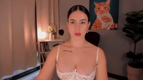 Lia online show from 10/24/25, 12:12