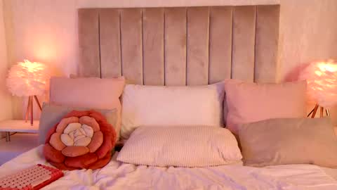 Liora online show from 05/27/26, 01:57