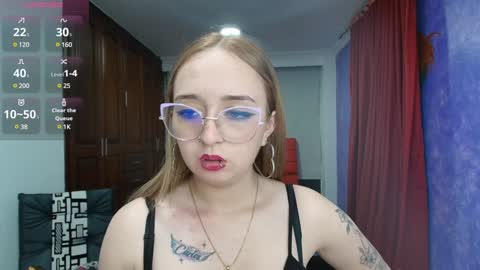 Lia Roberts online show from 12/04/24, 01:58