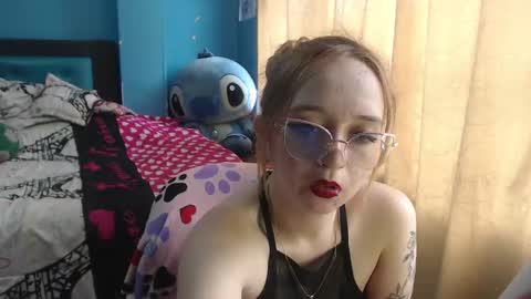 Lia Roberts online show from 02/11/25, 03:18