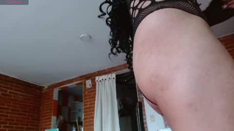 Snapshot of liarouse04 chatting on 03/17/26, 01:03 Liarouse04 online show from 03/17/26, 01:03