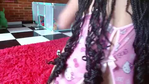 Snapshot of liarouse04 chatting on 03/18/26, 02:31 Liarouse04 online show from 03/18/26, 02:31