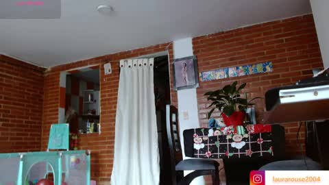 Snapshot of liarouse04 chatting on 03/30/26, 02:40 Liarouse04 online show from 03/30/26, 02:40