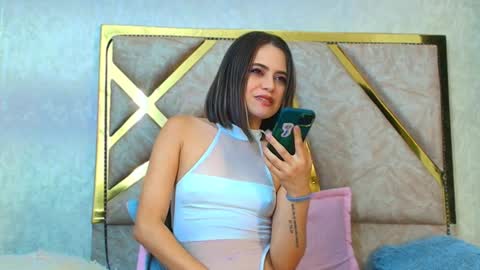 Snapshot of liaruso chatting on 01/12/25, 12:39 liaross online show from 01/12/25, 12:39