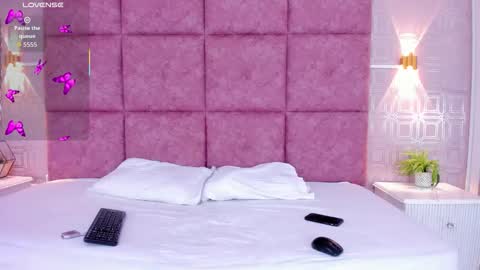 liavelez_ online show from 03/16/26, 01:48