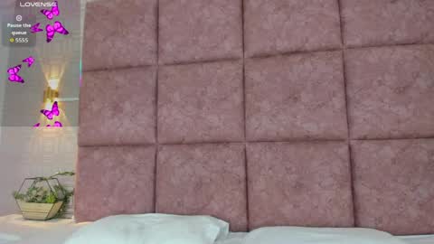 liavelez_ online show from 04/11/26, 01:37