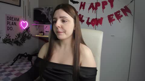 Lia online show from 10/27/25, 07:56