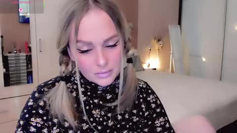 Snapshot of libby_nora chatting on 04/22/26, 11:56 Libby online show from 04/22/26, 11:56