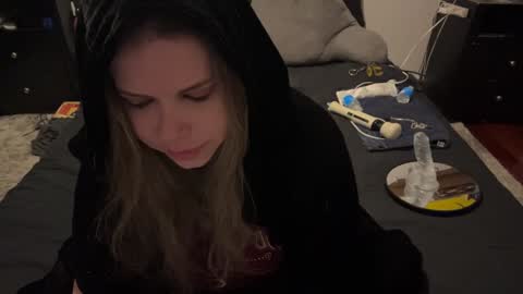 Snapshot of libbydeetzxxx chatting on 12/09/24, 01:02 Libby Deetz online show from 12/09/24, 01:02