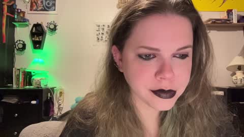 Snapshot of libbydeetzxxx chatting on 12/11/24, 10:03 Libby Deetz online show from 12/11/24, 10:03