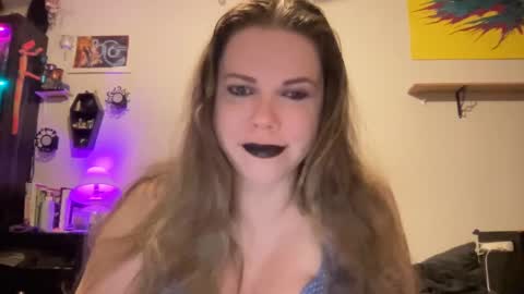 Snapshot of libbydeetzxxx chatting on 01/05/25, 04:58 Libby Deetz online show from 01/05/25, 04:58