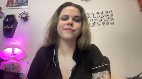 Snapshot of libbydeetzxxx chatting on 01/31/25, 10:42 Libby Deetz online show from 01/31/25, 10:42